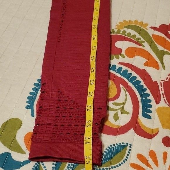 Gymshark Energy Magenta High waisted cropped athletic leggings size XS - Picture 12 of 12